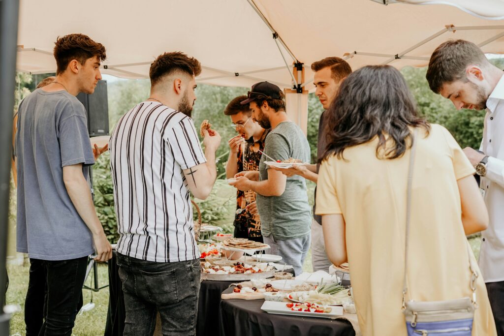 how to plan a company picnic