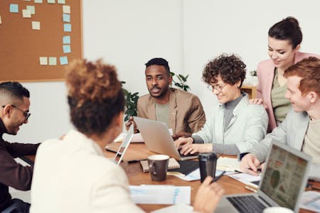 how to manage employee leave featured image