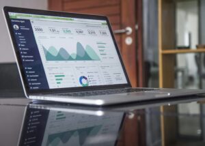 Tactics for Managing Rapid Business Growth -data on laptop