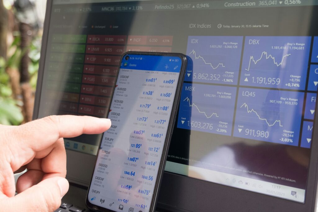 brokerage account investment investing Roth IRA vs. Brokerage Account vs. Crypto Wallet