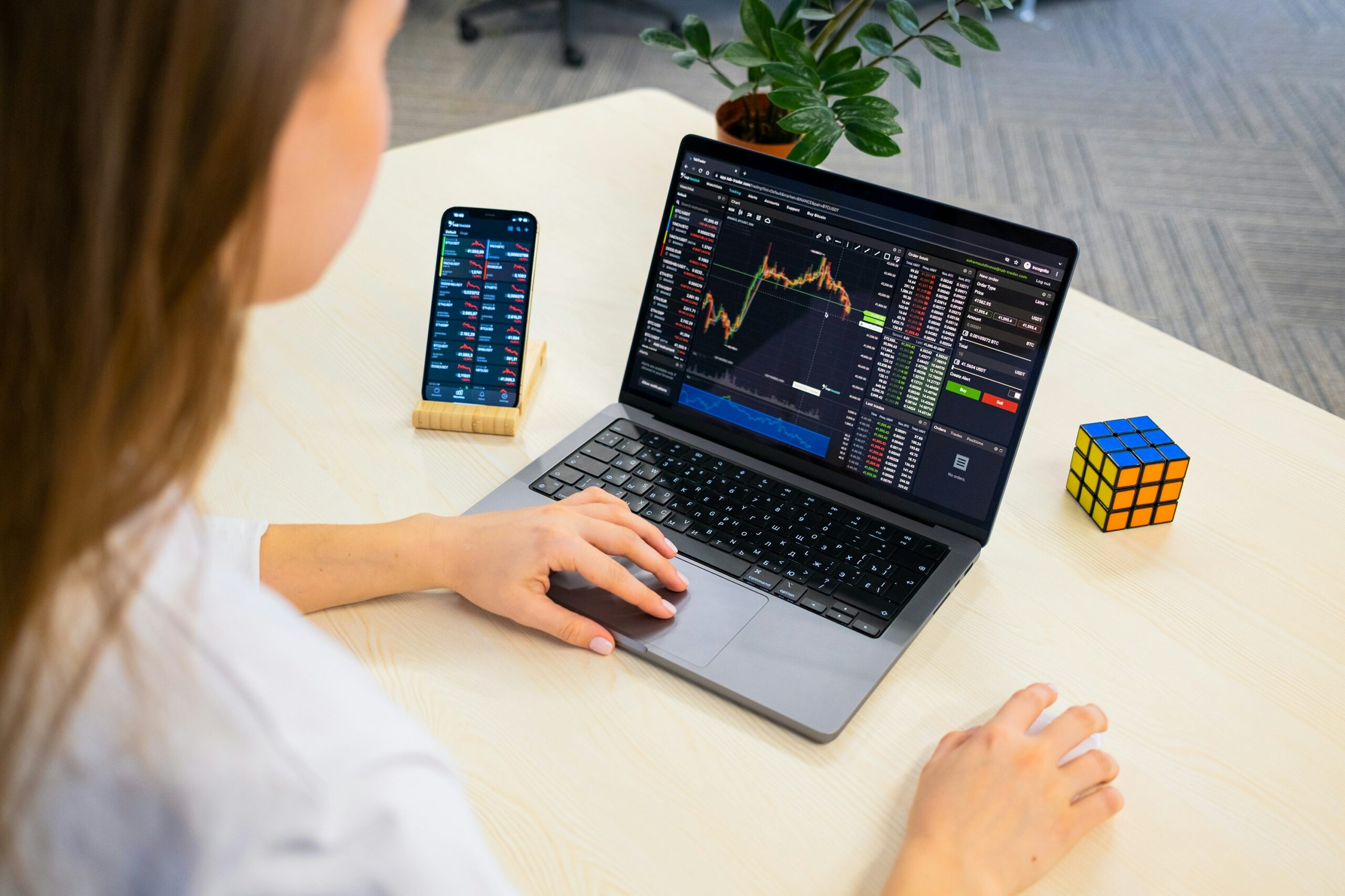 woman investing investment how to start investing as self-employed