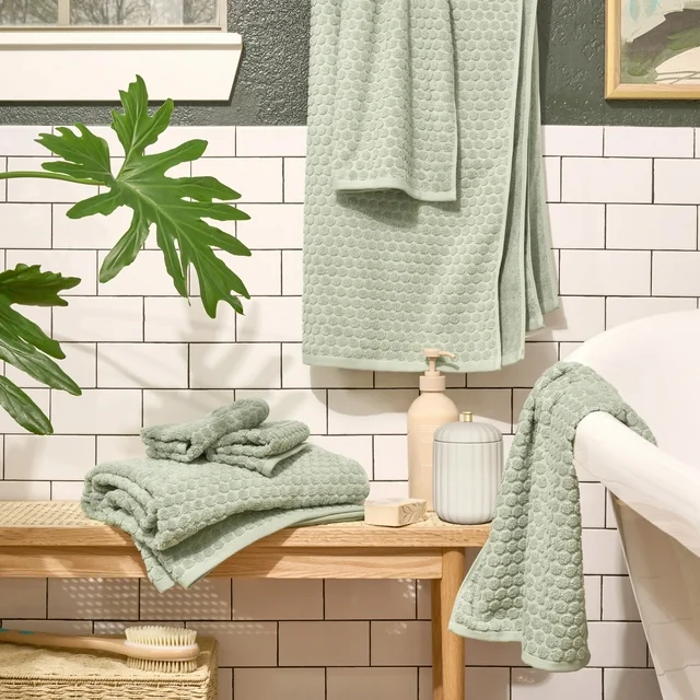 hotel supplies Beautiful by Drew Barrymore 6-Piece Dot Bath Towel Set